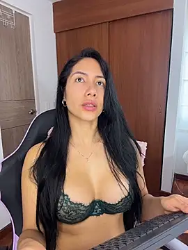 ArianaReynoldss online show from April 21, 7:28 pm