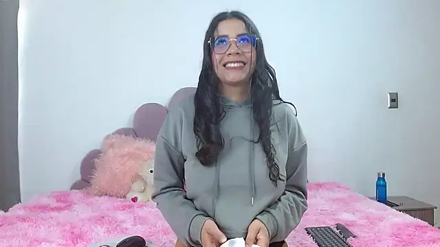 adajonnes online show from July 28, 2:05 pm