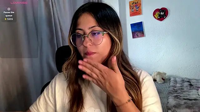 Snapshot of emma__bell_ chatting on September 17, 9:38 pm emma  bell  online show from September 17, 9:38 pm