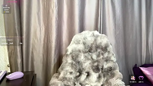 Snapshot of emma__bell_ chatting on October 2, 4:25 pm emma  bell  online show from October 2, 4:25 pm