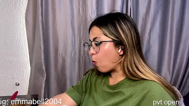 emma  bell  online show from December 18, 8:26 pm