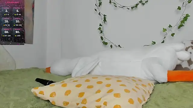 Snapshot of secret_princess chatting on October 5, 2:32 am secret princess online show from October 5, 2:32 am