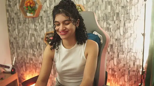 Snapshot of bonniie_98_ chatting on May 14, 2:46 pm bonniie 98 online show from May 14, 2:46 pm