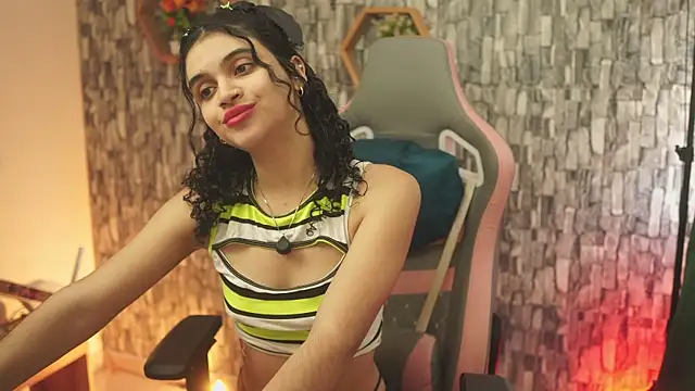 bonniie 98  online show from July 16, 8:26 pm