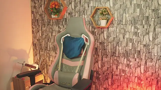 bonniie 98  online show from July 20, 6:43 pm