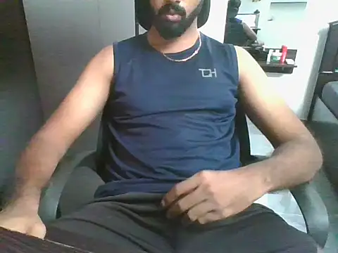 Snapshot of lovelyakash69 chatting on June 13, 7:28 am lovelyakash69 online show from June 13, 7:28 am