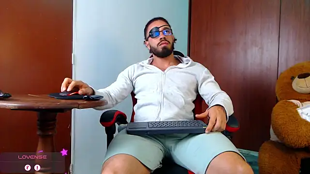 Snapshot of pirata_fitness chatting on September 21, 9:55 am pirata fitness online show from September 21, 9:55 am