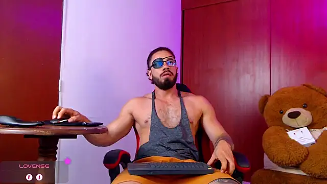 Snapshot of pirata_fitness chatting on September 24, 8:28 am pirata fitness online show from September 24, 8:28 am