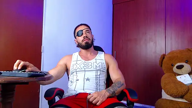 Snapshot of pirata_fitness chatting on September 25, 8:18 am pirata fitness online show from September 25, 8:18 am