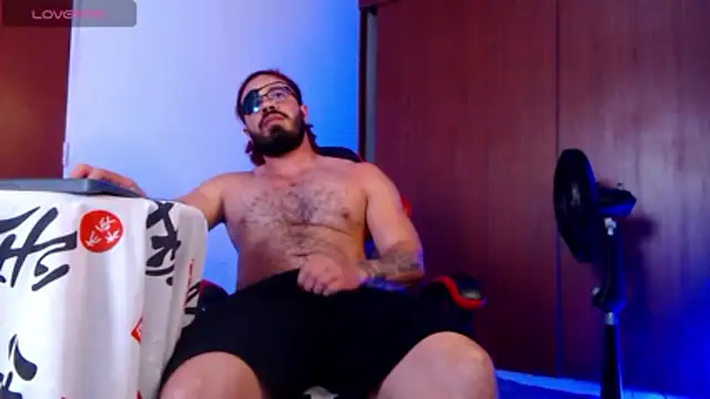 Snapshot of pirata_fitness chatting on July 1, 2:40 pm pirata fitness online show from July 1, 2:40 pm