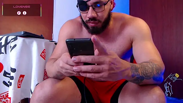 Snapshot of pirata_fitness chatting on July 28, 2:35 pm pirata fitness online show from July 28, 2:35 pm