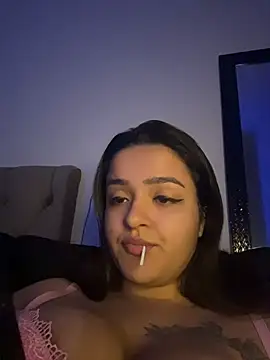 Snapshot of Manu_2002_ chatting on May 29, 2:42 am Manu 2002 online show from May 29, 2:42 am