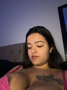 Snapshot of Manu_2002_ chatting on June 7, 3:43 am Manu 2002 online show from June 7, 3:43 am