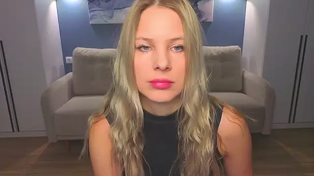 Snapshot of MelanieBennett chatting on January 12, 6:07 am MelanieBennett online show from January 12, 6:07 am