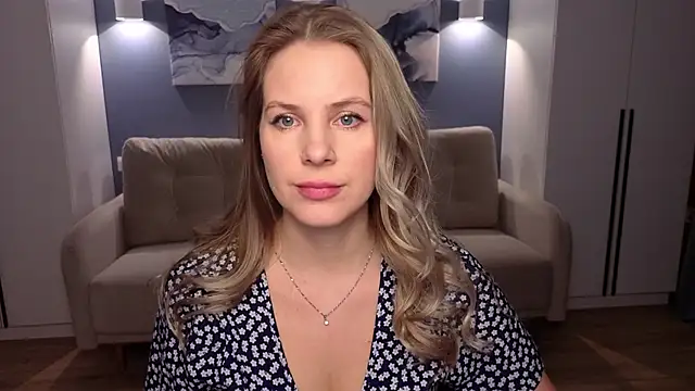 Snapshot of MelanieBennett chatting on January 19, 6:17 am MelanieBennett online show from January 19, 6:17 am