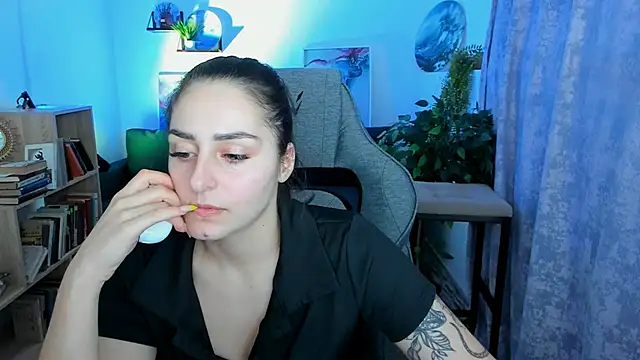 ValeriiMills online show from February 19, 3:08 pm