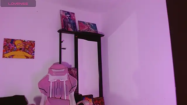 Snapshot of SharaRoss1 chatting on November 1, 2:24 am SharaRoss1 online show from November 1, 2:24 am