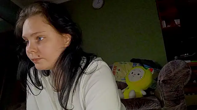 Snapshot of SweetPiggyx chatting on April 18, 6:01 pm SweetPiggyx online show from April 18, 6:01 pm
