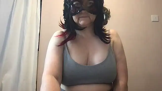 Snapshot of Raven_Magical_Milf chatting on October 25, 7:49 am Raven Magical Milf online show from October 25, 7:49 am