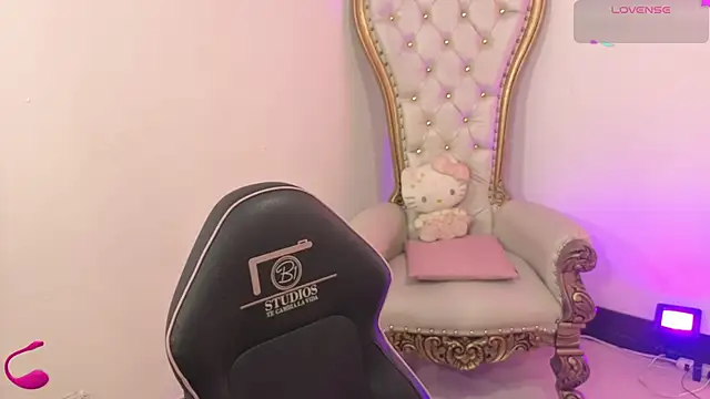 Snapshot of saaya_tay chatting on November 21, 3:16 am saaya tay online show from November 21, 3:16 am