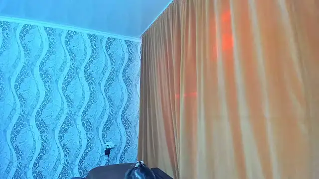 Snapshot of Chloe29 chatting on March 14, 5:13 am Chloe29 online show from March 14, 5:13 am