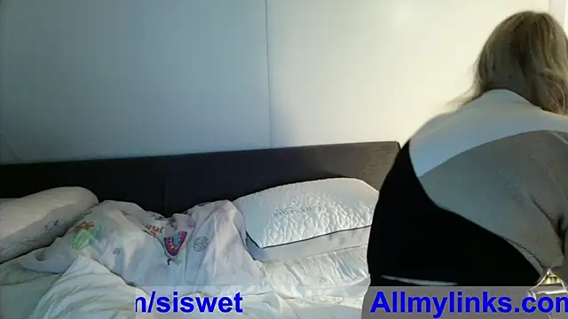 siswett online show from December 5, 1:09 pm