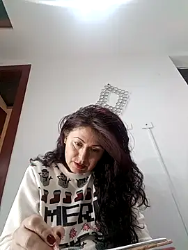 lunadicty online show from December 18, 11:55 pm