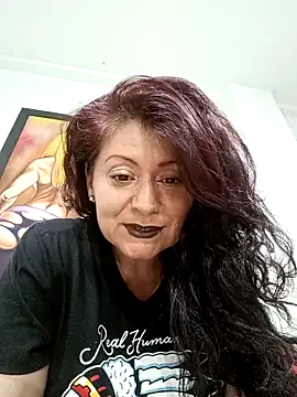 lunadicty online show from February 12, 11:44 pm