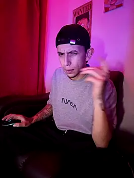 Snapshot of Chris__Jones chatting on October 16, 4:24 am Chris Jones online show from October 16, 4:24 am