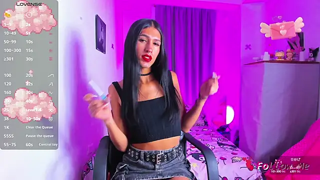 Snapshot of SkylerBennet chatting on October 29, 4:26 am SkylerBennet online show from October 29, 4:26 am