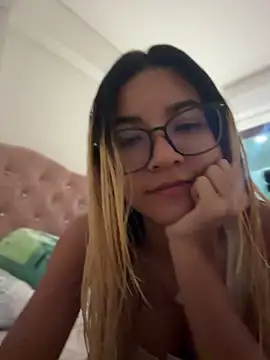 Snapshot of Pretty_roxxyy chatting on July 11, 2:03 am Pretty roxxyy online show from July 11, 2:03 am