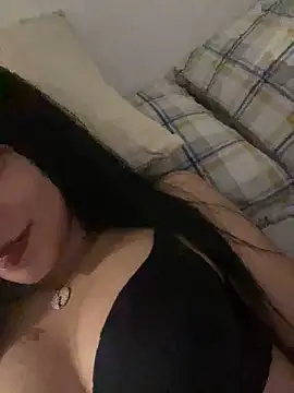 Snapshot of QueenLujaine chatting on October 19, 2:29 pm QueenLujaine online show from October 19, 2:29 pm