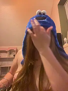 bankruptbabe online show from June 9, 8:04 am