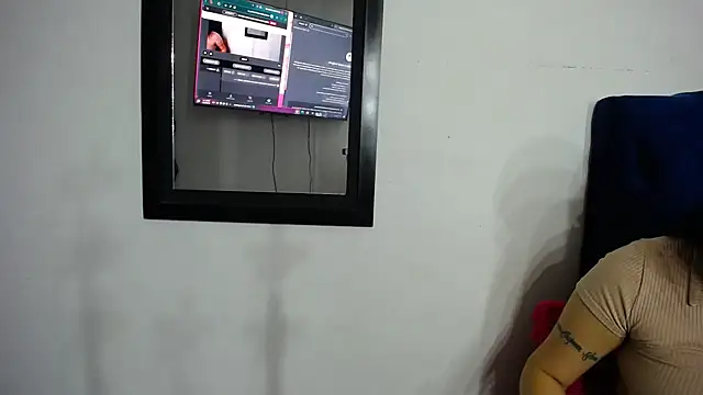 Snapshot of karolay_su chatting on October 9, 10:30 pm karolay su online show from October 9, 10:30 pm