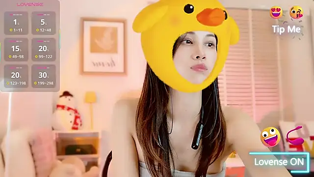 LunaBelle1984 online show from December 3, 1:53 pm