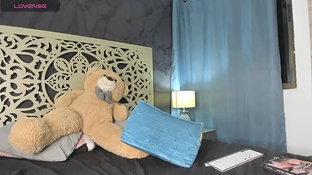 Amyblack   online show from December 18, 1:33 am