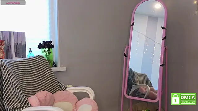 sweetuniporn online show from February 13, 7:26 am