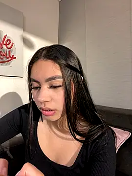 Snapshot of Cristina_pinkk chatting on October 23, 3:50 am Cristina pinkk online show from October 23, 3:50 am