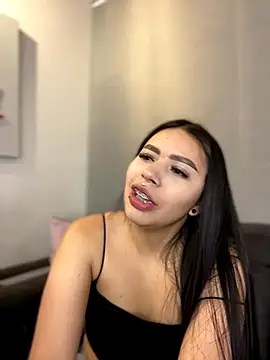 Snapshot of Cristina_pinkk chatting on November 27, 3:52 am Cristina pinkk online show from November 27, 3:52 am