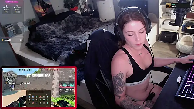 Horny Makima online show from October 2, 10:00 am