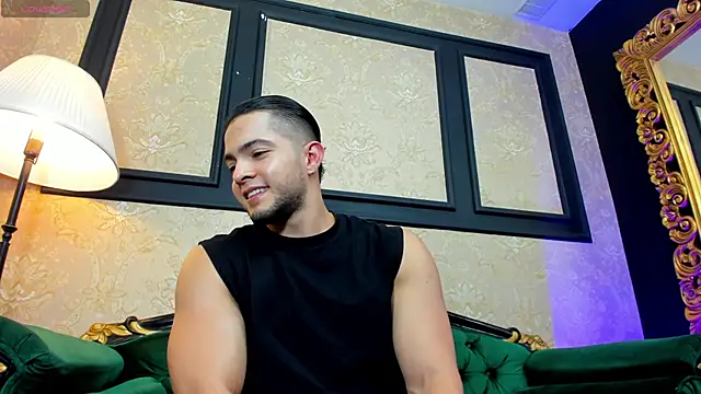 Snapshot of GrantBlake chatting on November 12, 6:36 am GrantBlake online show from November 12, 6:36 am