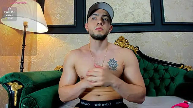 Snapshot of GrantBlake chatting on November 14, 6:23 am GrantBlake online show from November 14, 6:23 am