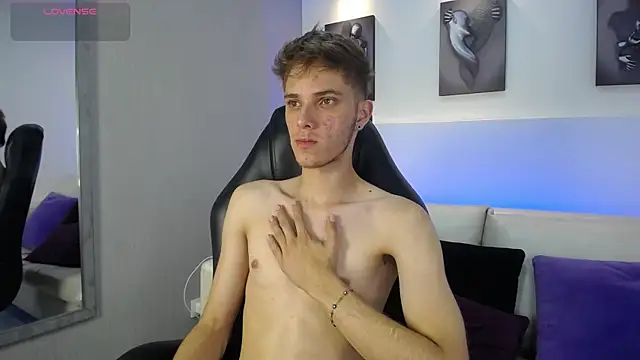 Snapshot of Robbin_Blaze chatting on December 5, 5:05 am Robbin Blaze online show from December 5, 5:05 am