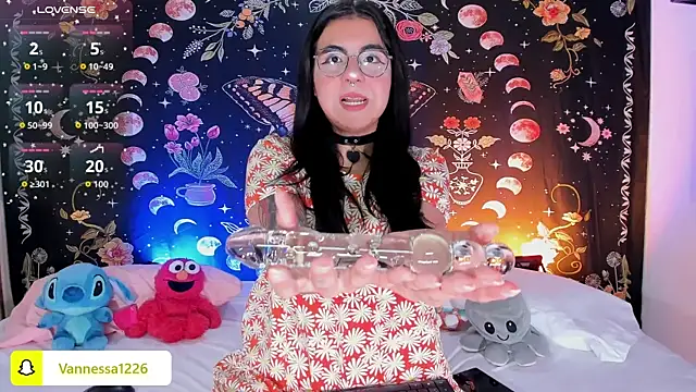 Snapshot of Maddy_rosse12 chatting on November 25, 3:23 pm Maddy rosse12 online show from November 25, 3:23 pm