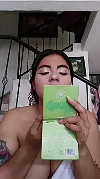 Snapshot of Maddy_rosse12 chatting on April 8, 4:18 pm Maddy rosse12 online show from April 8, 4:18 pm
