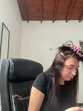 Mia  Gray online show from February 11, 5:07 pm