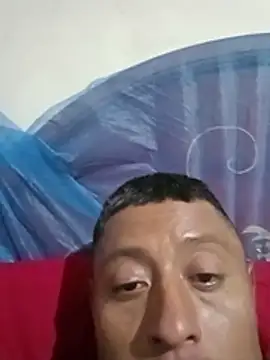 Snapshot of luuiss12 chatting on October 30, 6:04 am luuiss12 online show from October 30, 6:04 am