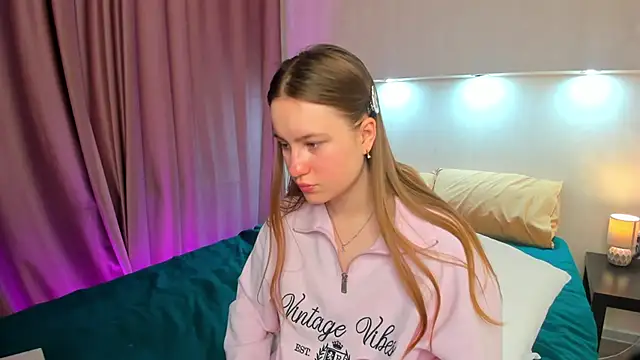 Candy Cansew online show from September 9, 1:38 am