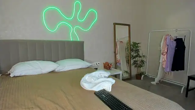 Candy Cansew online show from September 13, 12:21 am