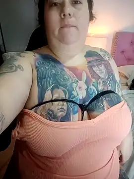 Snapshot of kai_cenat chatting on October 17, 11:24 am kai cenat online show from October 17, 11:24 am